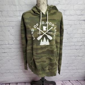Independent trading company camo hoodie. XL 852